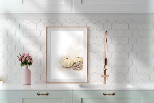 Herbstliches Poster mit weißen Kürbissen und zarten Blüten, in A4 und A3 erhältlich, skandinavische Wanddeko