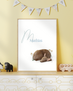 Personalisiertes Namensposter Baby mit schlafendem Rehkitz in A4 oder A3, liebevolle Kinderzimmer Deko und Geschenk zur Geburt oder Taufe.