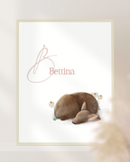 Personalisiertes Namensposter Baby mit schlafendem Rehkitz in A4 oder A3, liebevolle Kinderzimmer Deko und Geschenk zur Geburt oder Taufe.