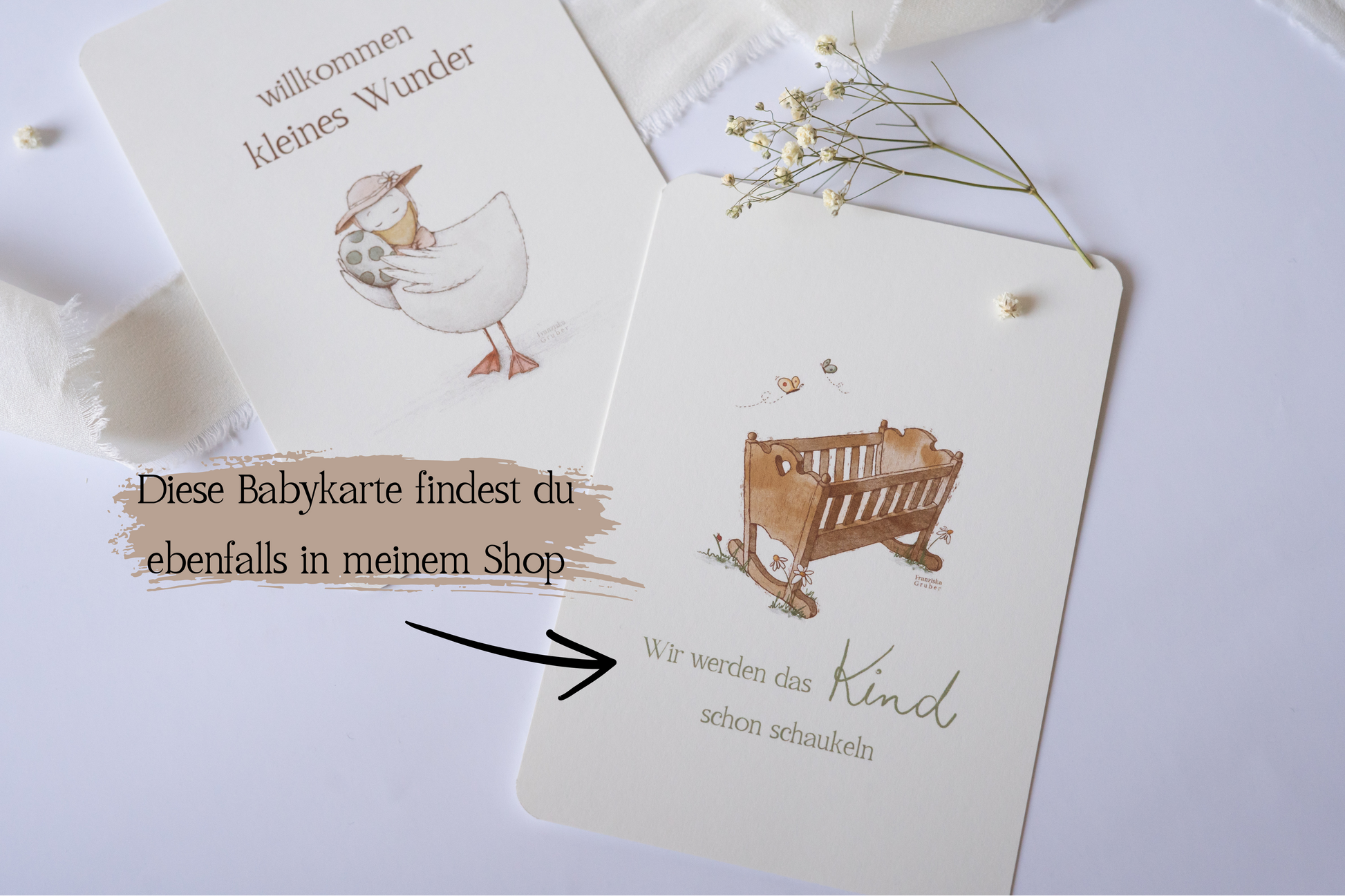 Postkarte „Willkommen kleines Wunder“ mit Illustration einer Gans und Ei – liebevolle Geburtskarte oder Taufkarte für Babys, hochwertiger Druck auf Naturpapier.